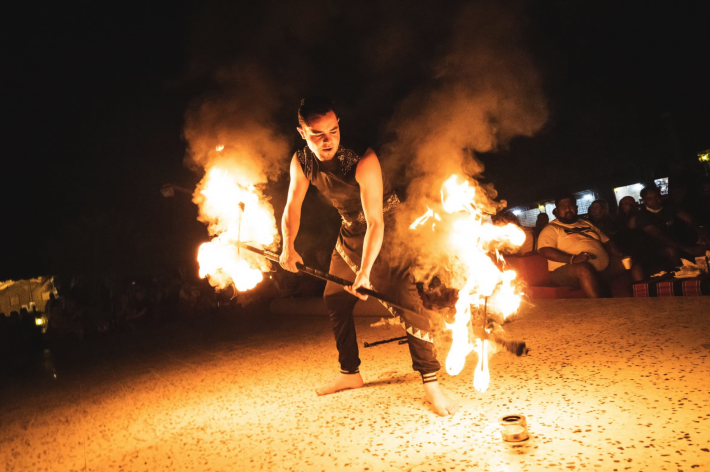 Dubai: Sunset Desert Safari Tour + BBQ Dinner + Camel Ride + Roundtrip Transfer